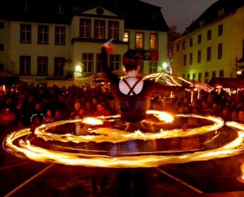 Hula Hoop mit Feuerreifen